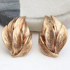 Vintage Unbranded Multi-Cluster Gold-Rimmed Leaf Wein Clip-On Earrings